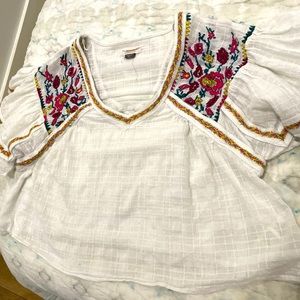 Anthropologie bohemian vibe blouse.
